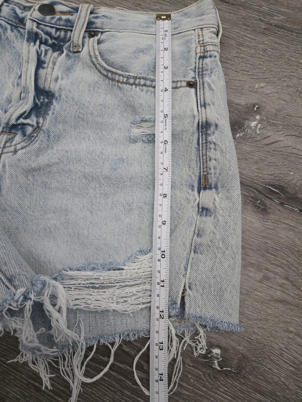Pistola Distressed Light Wash Denim Shorts Size 25 - Picture 13 of 14